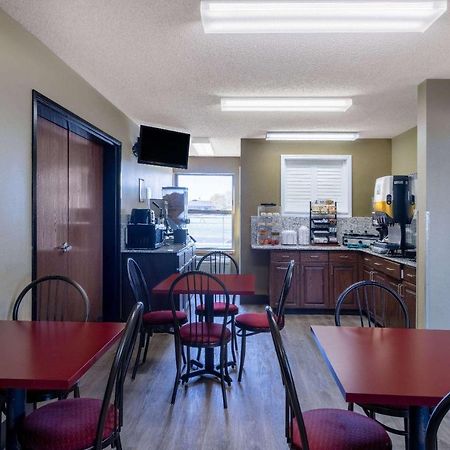 Super 8 By Wyndham Nixa/Springfield Area Hotel Екстериор снимка