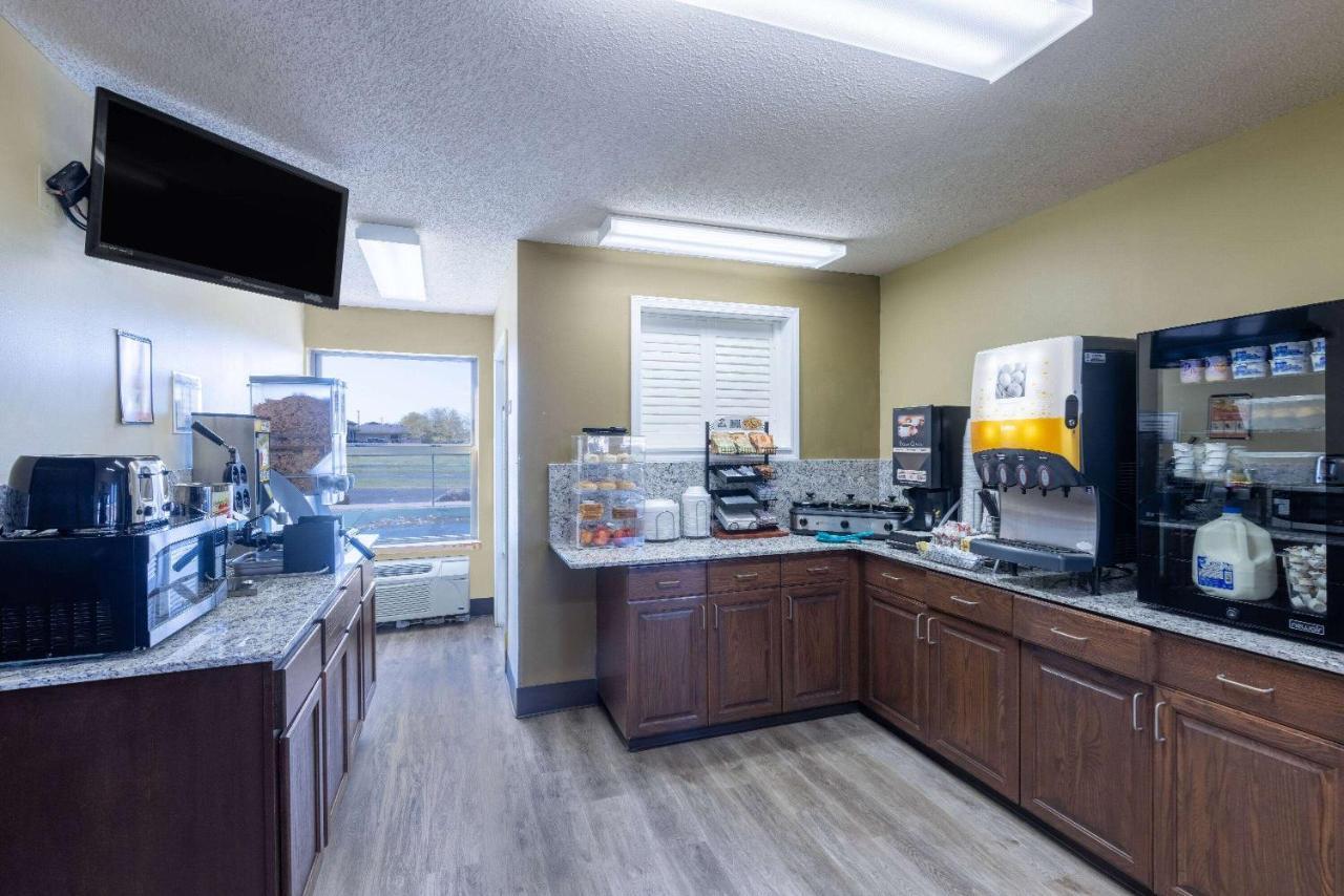 Super 8 By Wyndham Nixa/Springfield Area Hotel Екстериор снимка