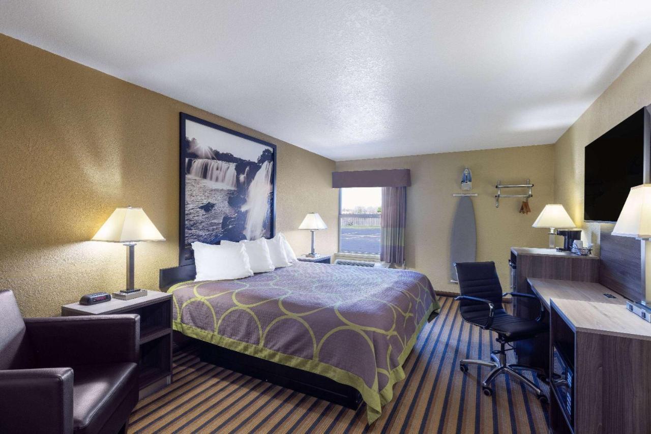 Super 8 By Wyndham Nixa/Springfield Area Hotel Екстериор снимка
