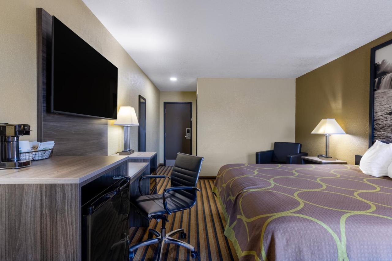 Super 8 By Wyndham Nixa/Springfield Area Hotel Екстериор снимка